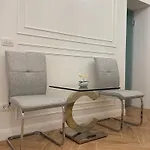 Crown Ultracentral - One Bedroom, Living & Full Kitchen Apartment *