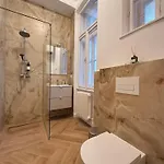 Crown Ultracentral - One Bedroom, Living & Full Kitchen * Timisoara