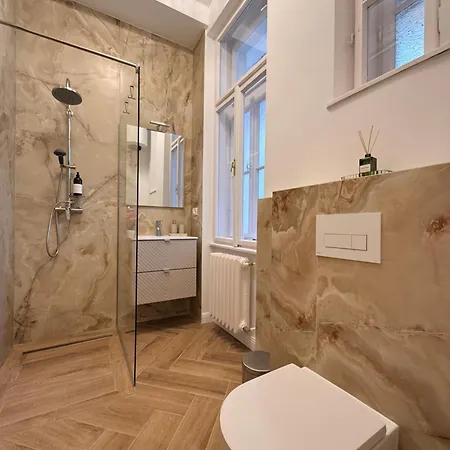 Crown Ultracentral - Stylish * Timisoara