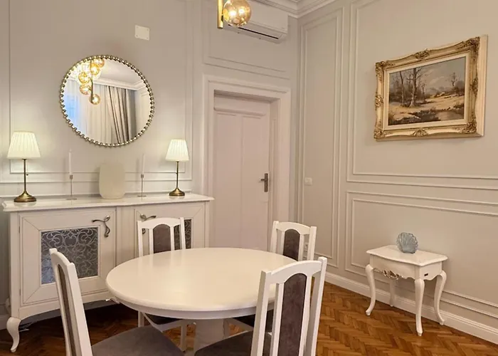 Appartement Crown Ultracentral - One Bedroom, Living & Full Kitchen *